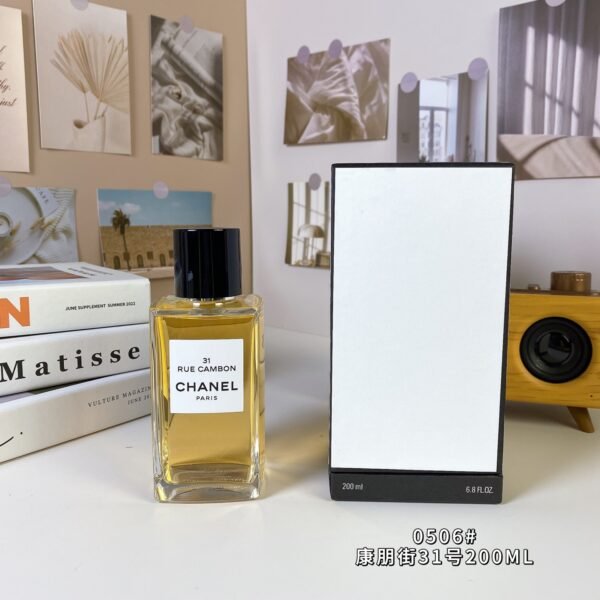 Velvet Iris Eau de Parfum 200ml