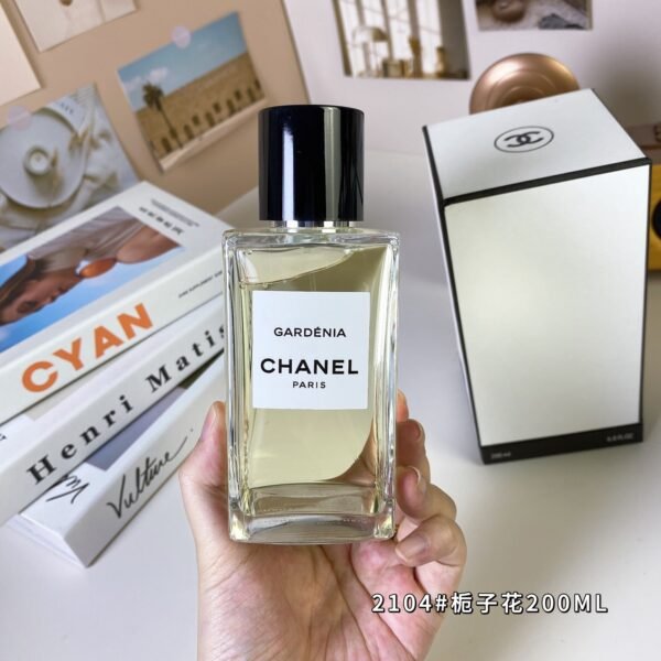 2104# Gardenia 200ml Perfume 2104 Gardenia 200ml perfume bottle