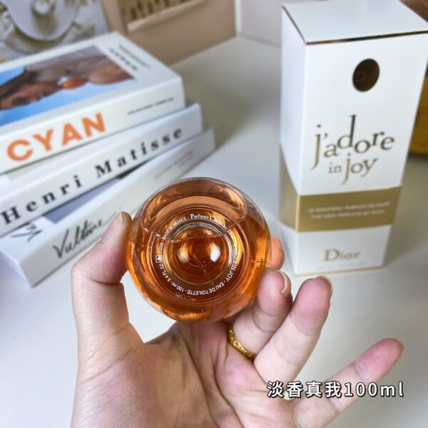 Velvet Floral Essence Eau de Toilette 100ml