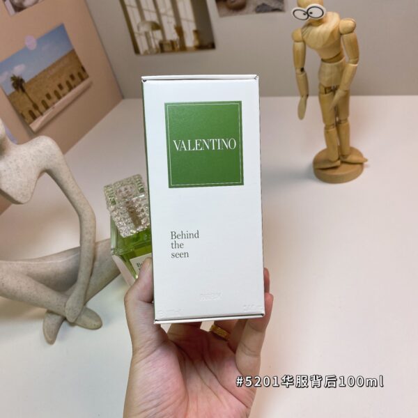 Dream Analysis Series-Behind the Gorgeous Clothes 100ml