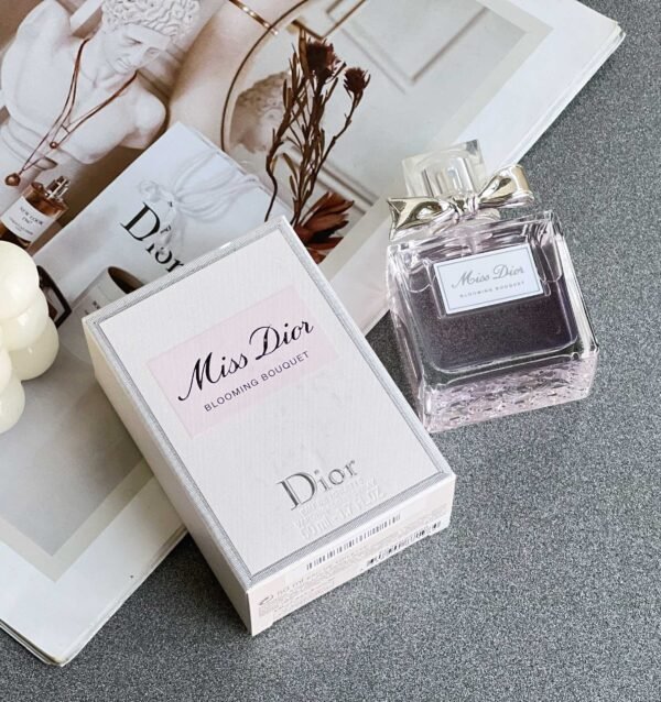 Flower perfume specifications: 50ml