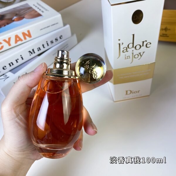 Velvet Floral Essence Eau de Toilette 100ml