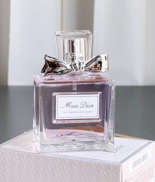 Flower perfume specifications: 50ml