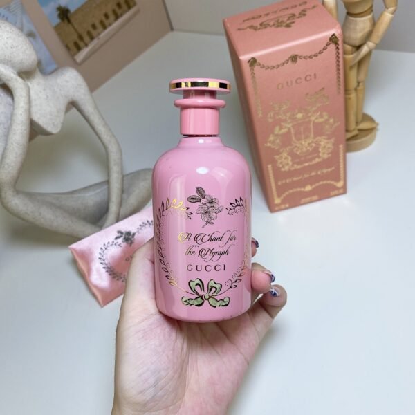 Botanical floral perfume 100ml elegant fragrance bottle