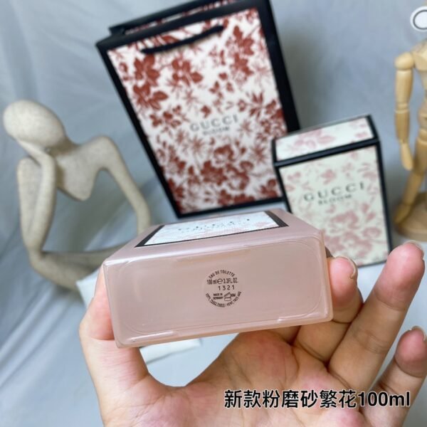 Huayue Matte Powder Floral Eau de Toilette 100ml