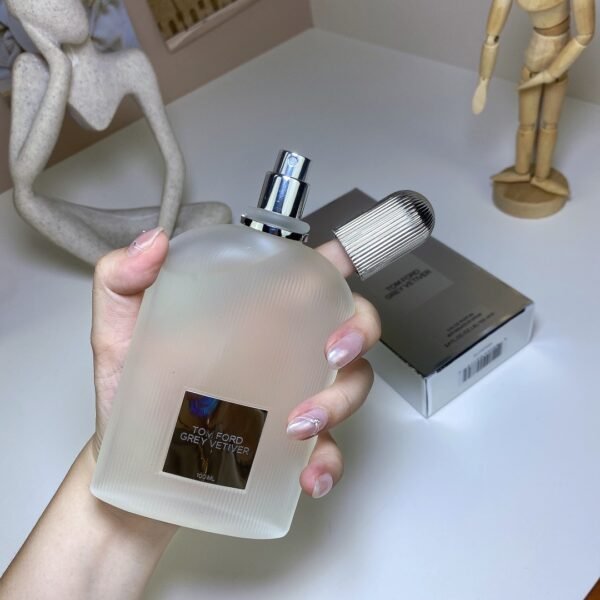 8 Grey Vetiver 100ml