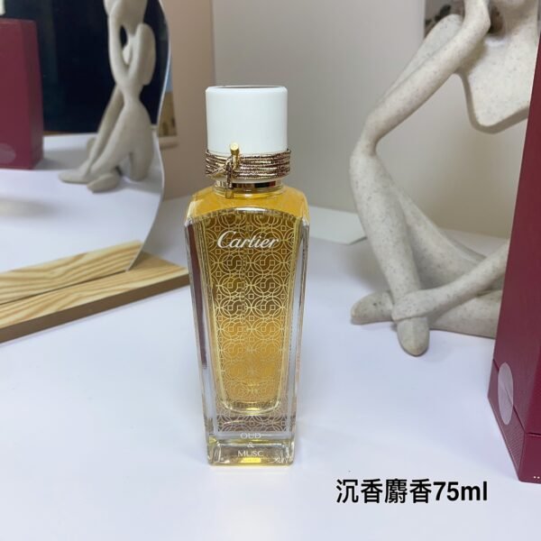 Oud & Musc 75ml premium quality perfume fragrance bottle