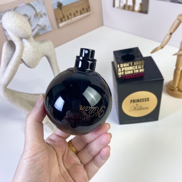 A4 I Don't Need A Prince By My Side To Be A Princess, 2018,100ML