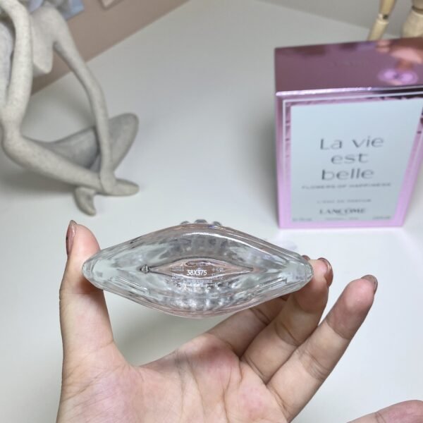 A4 Flowers of Happiness,2018 , 100ML