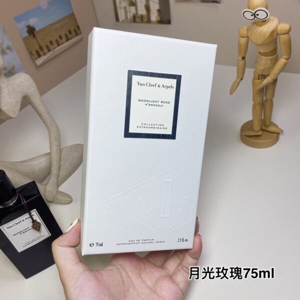 Moonlight Rose, 2023 ,75ml