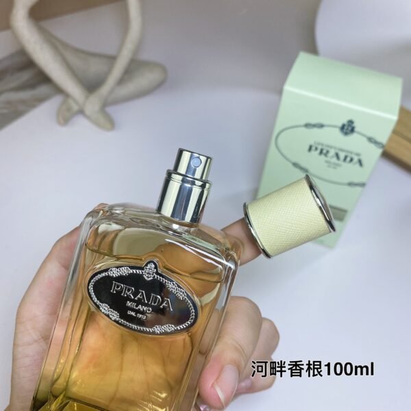 A7 Riverside Vetiver Vetiver Grass 100ml