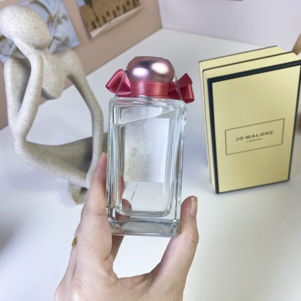B6 Silky Blossom Garden Eau de Parfum 100ml