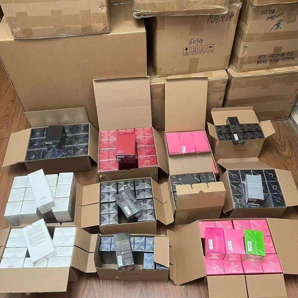 Mixed bulk perfume products prepared for wholesale shipment